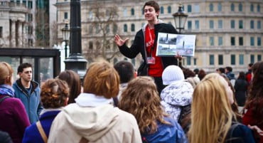 17 δωρεάν ξεναγήσεις στην Αθήνα για τον Οκτώβριο: Σε Πνύκα, Αναφιώτικα, Ρωμαϊκή Αγορά, μουσεία